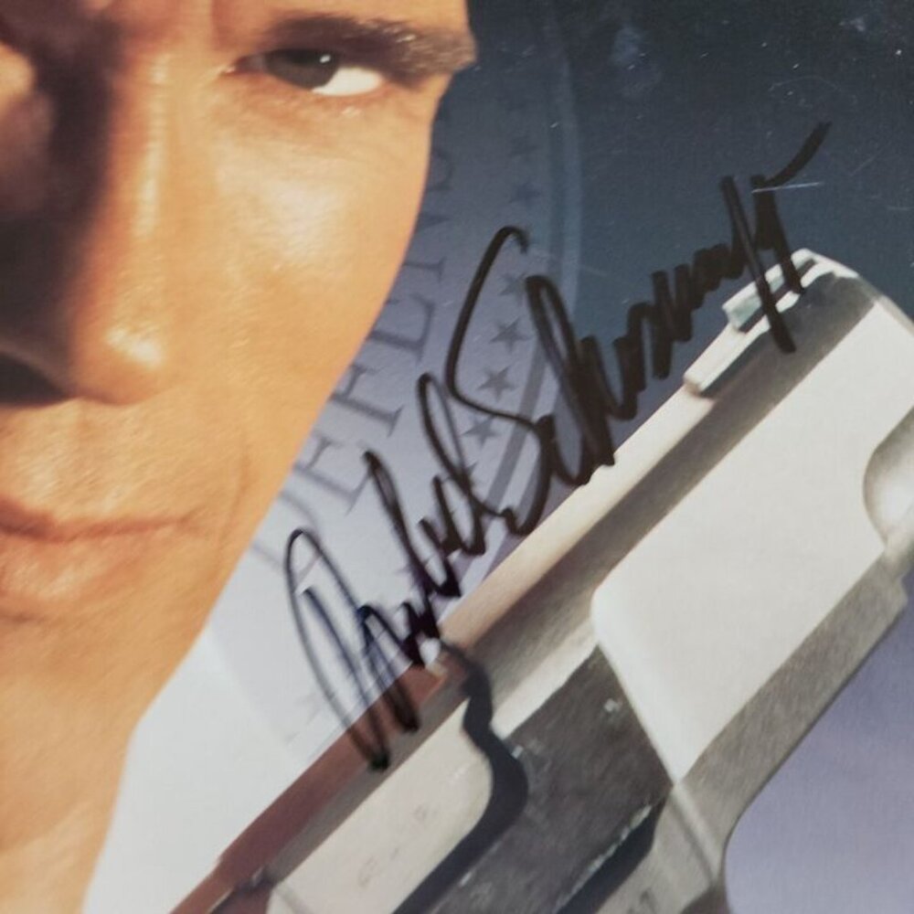 Arnold Schwarzenegger & Jamie Lee Curtis signed True Lies Laserdisc w/COA - Picture 3 of 5